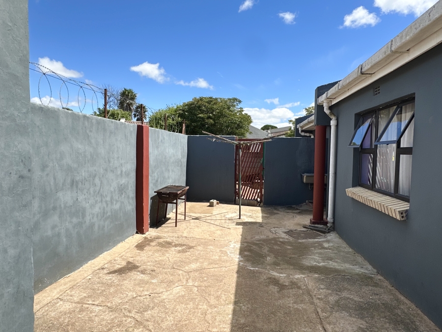 5 Bedroom Property for Sale in Southernwood Eastern Cape